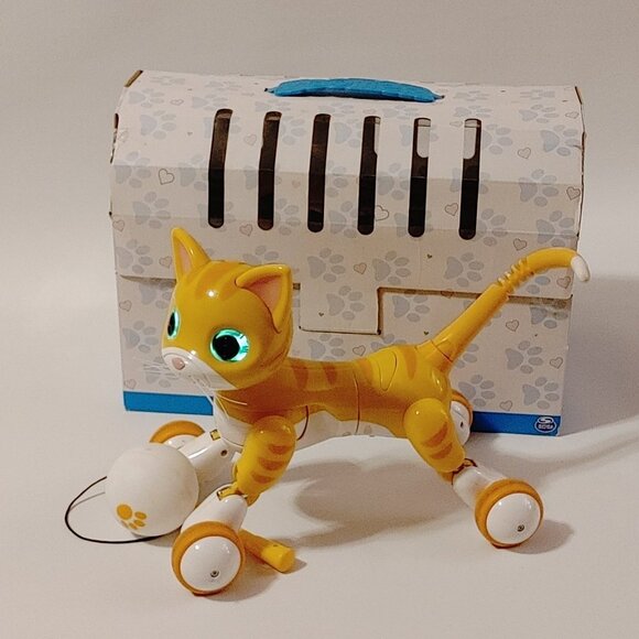 Zoomer Kitty Orange Tabby Cat Carrier Cat Charging Cable Manual Ball Toy Tail - Picture 2 of 14